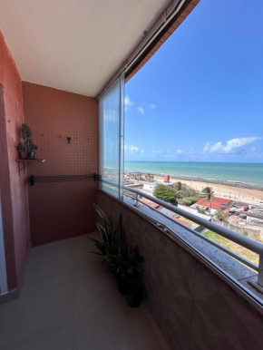 Flat à beira-mar com vista para a praia do meio